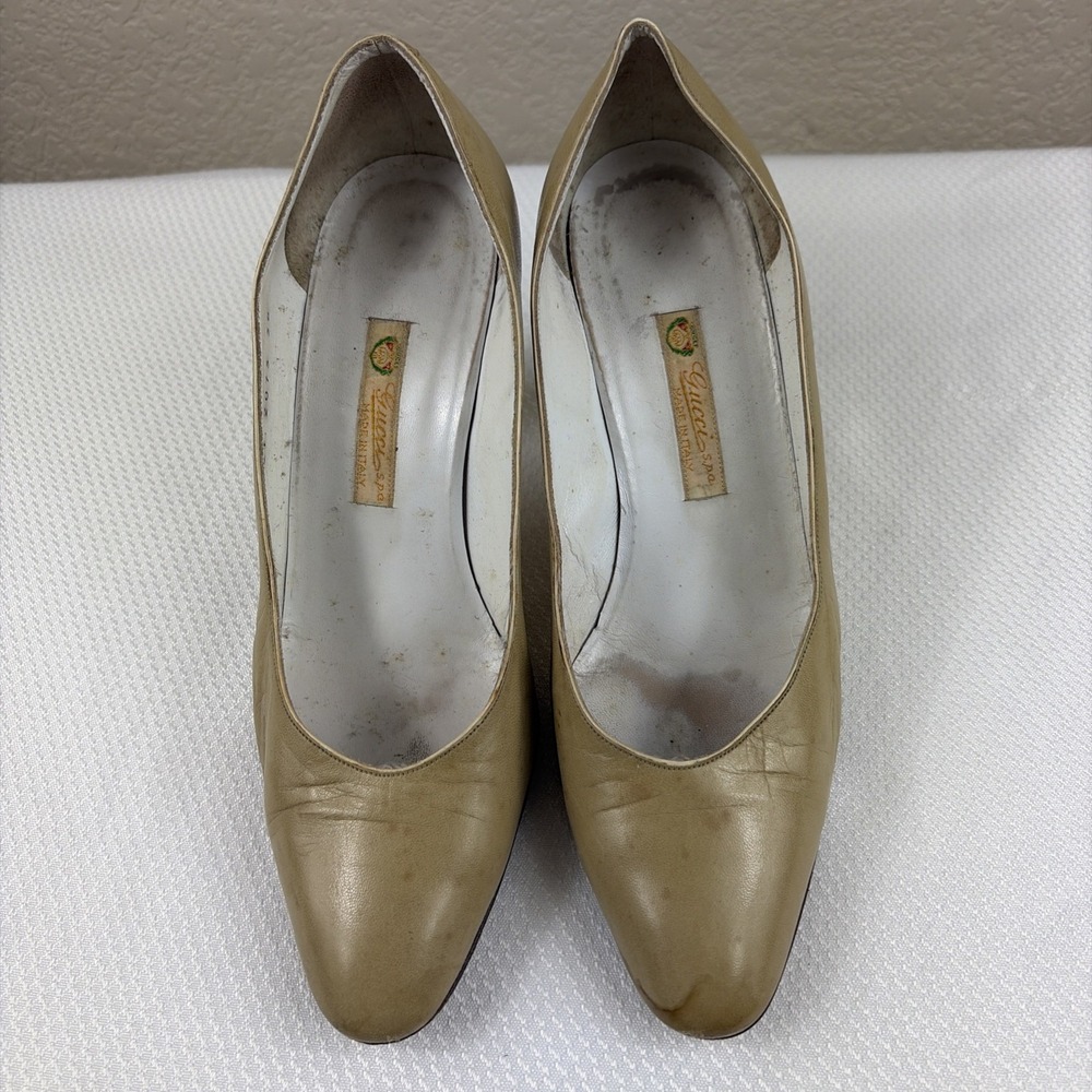 Vintage 1980's Beige / Cream classic Gucci pumps heels Size 36 / US 6